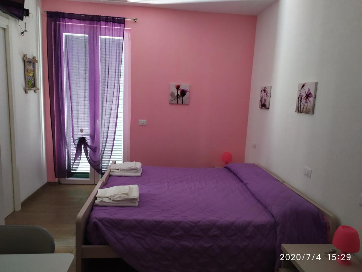 La Vie Est Belle Bed & Breakfast Finale Ligure Exterior photo